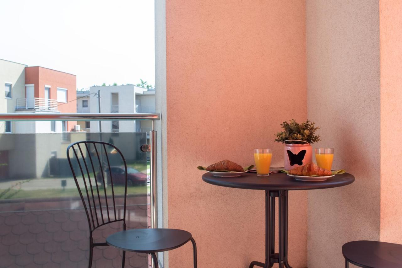 Sunny Home Near Bud With 2Br, Ac And Free Parking Vecsés Eksteriør billede