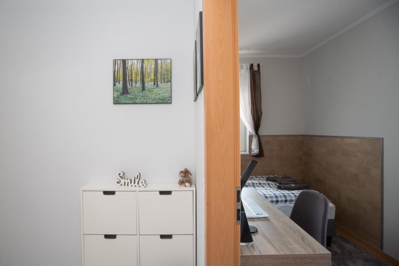 Sunny Home Near Bud With 2Br, Ac And Free Parking Vecsés Eksteriør billede