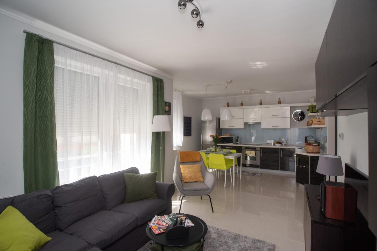 Sunny Home Near Bud With 2Br, Ac And Free Parking Vecsés Eksteriør billede
