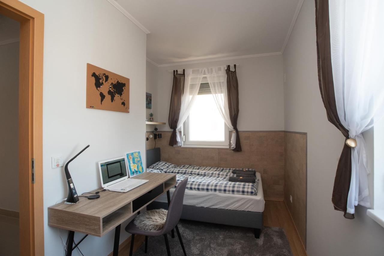 Sunny Home Near Bud With 2Br, Ac And Free Parking Vecsés Eksteriør billede